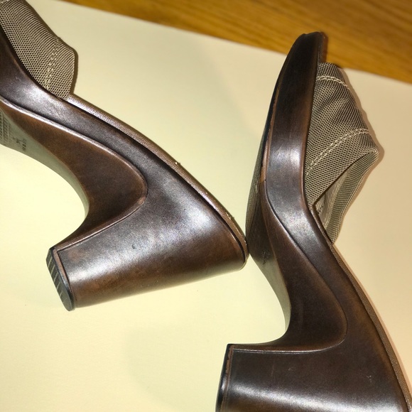 Sturat Weitzman heel shoe - Picture 7 of 12